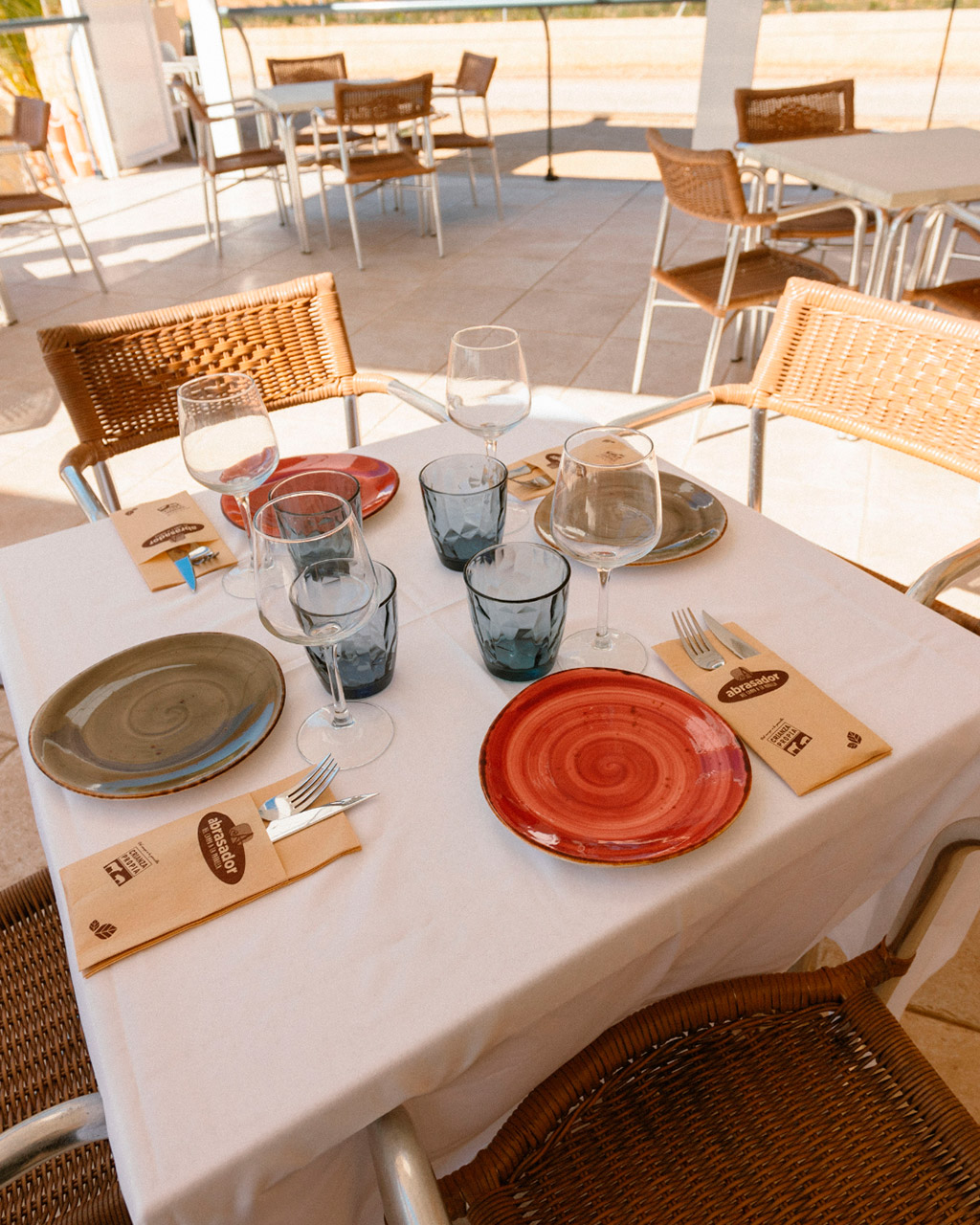Restaurante Abrasador La Taula d'Irta en el Camping Ribamar, Parque Natural Serra d'Irta