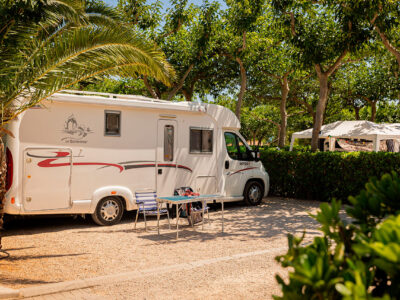 Parcela de 90/100 m² para autocaravana en el Parque Natural Serra d'Irta, Camping Ribamar