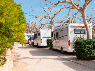 Parcela de 90/100 m² para autocaravana en el Parque Natural Serra d'Irta, Camping Ribamar