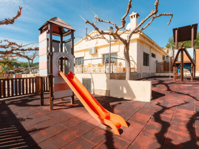 Instalaciones del Camping Ribamar en el Parque Natural Serra d'Irta, Alcossebre