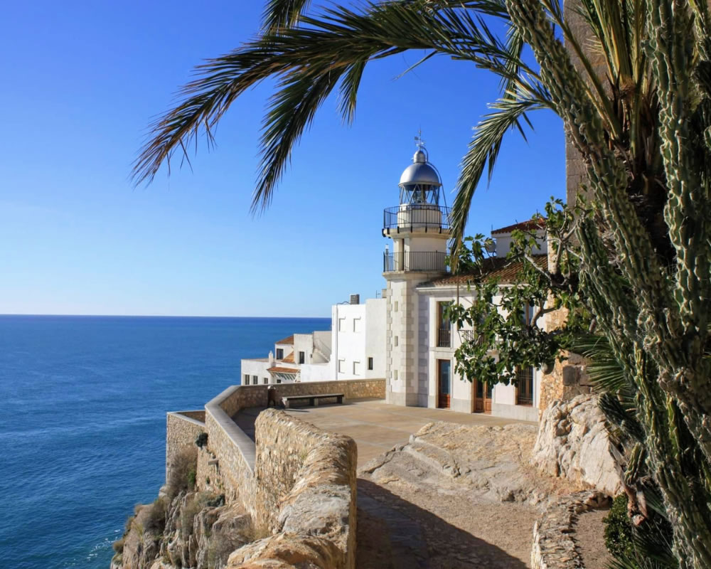 Castillo del Papa Luna en Peñíscola, a 30 minutos del Camping Ribamar en coche